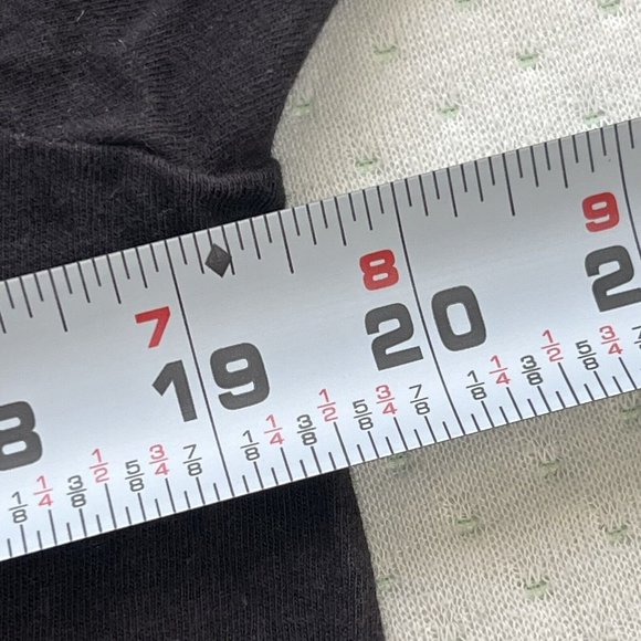 Funko Pop The Mandalorian T-shirt BABY YODA Mens Size M Black Tee - Picture 3 of 7